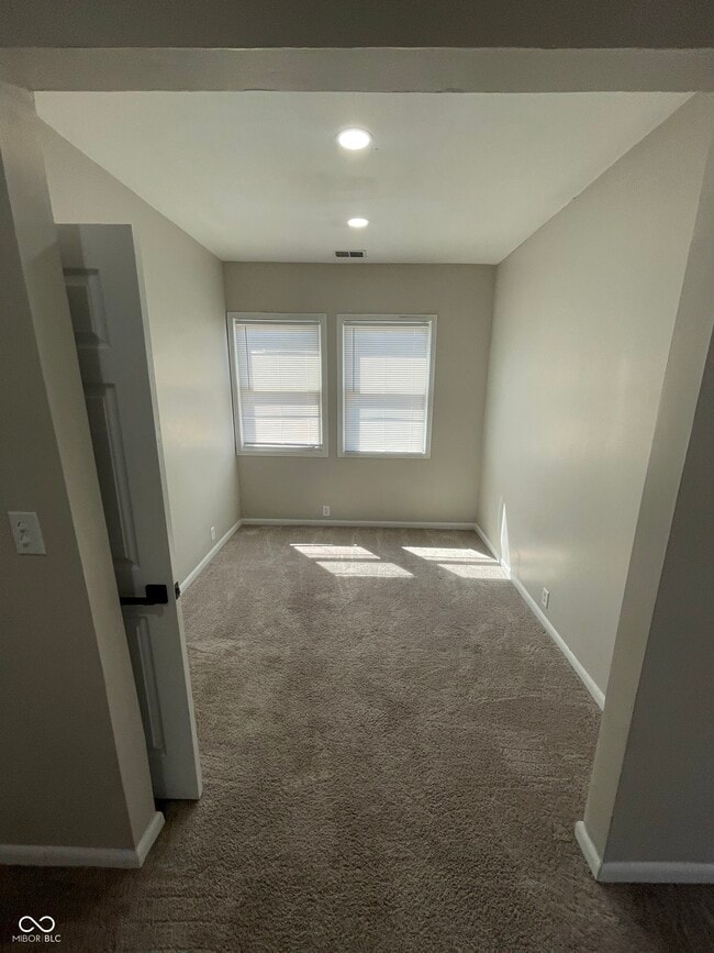 Building Photo - 321 E 31st St