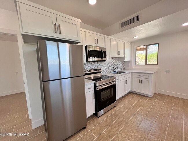 Building Photo - 7141 E Gambel Cir