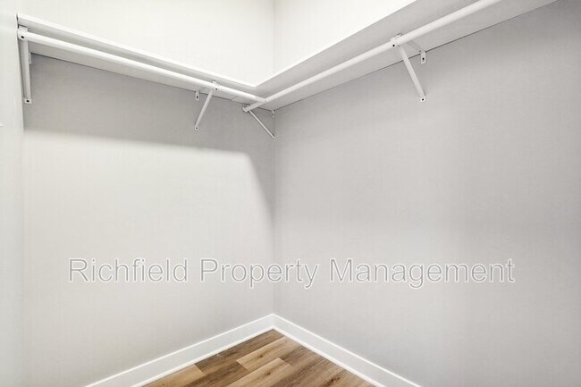 Building Photo - 1602 Quill St