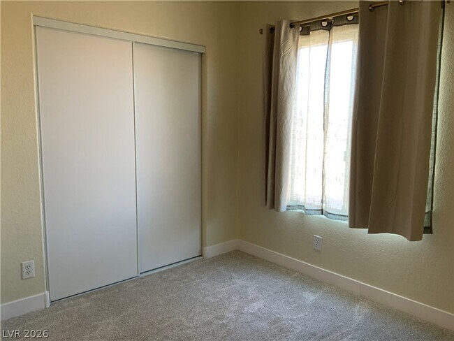 Building Photo - 216 Red Cloud Terrace