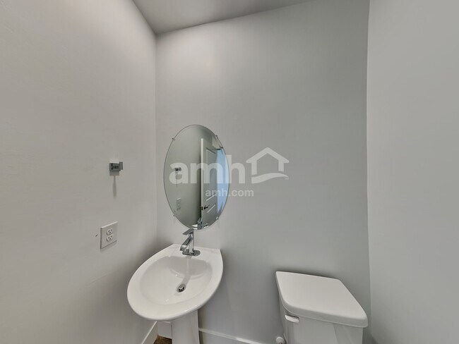 Building Photo - 7430 Keller Ln