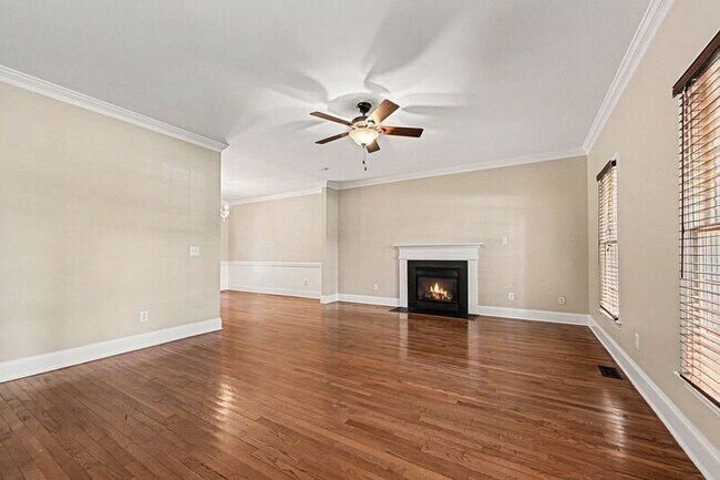 Building Photo - 10403 Persimmon Creek Dr