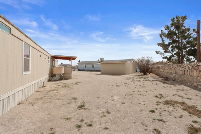 Building Photo - 505 Ricky Zelt Dr