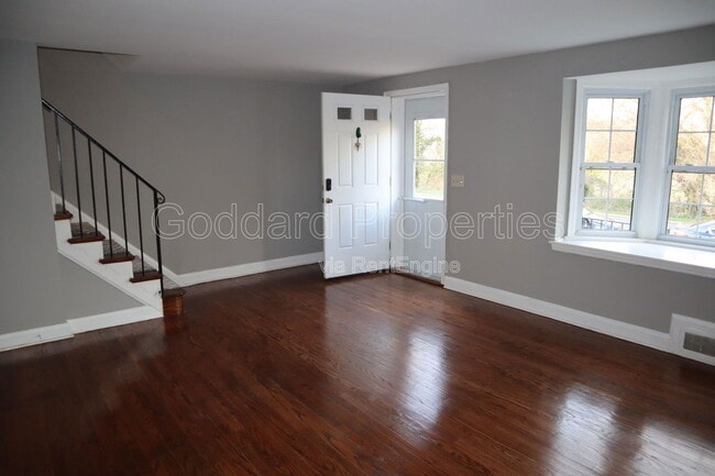 Building Photo - 5916 Northwood Dr