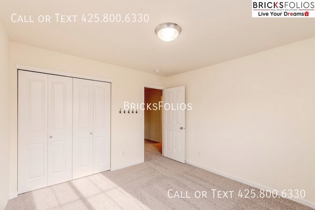 Building Photo - 18325 31st Ave SE