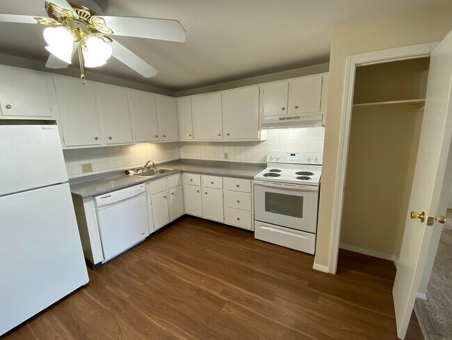 Building Photo - 95 Powers St