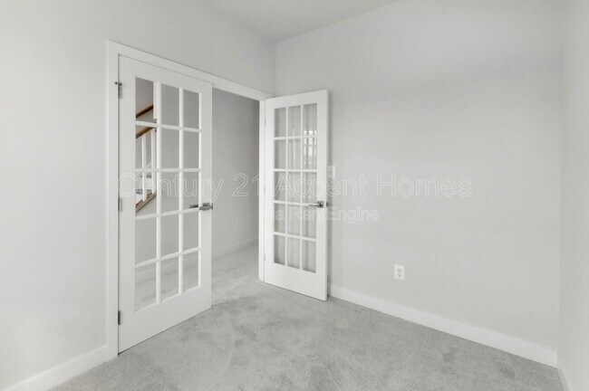 Building Photo - 14024 Sunrise Valley Dr