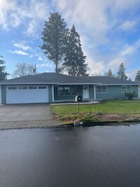 Building Photo - Newly Remodeled Three Bedroom Ranch!