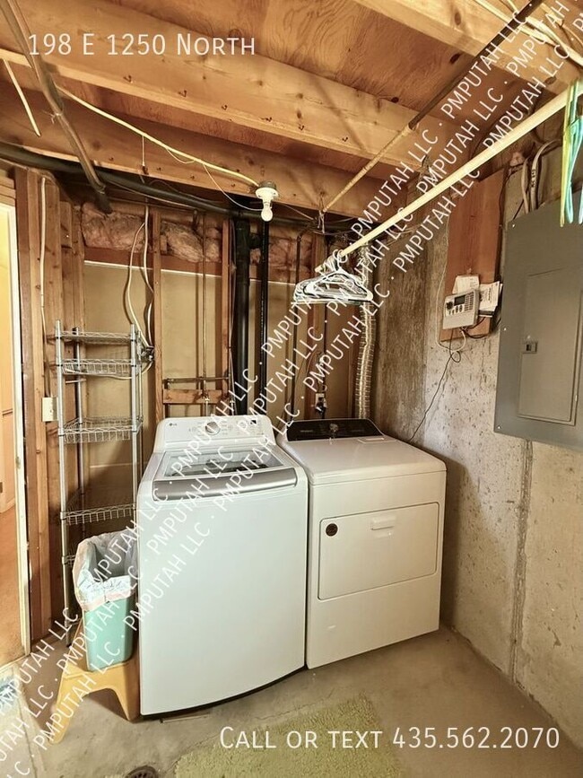 Building Photo - 198 E 1250 N