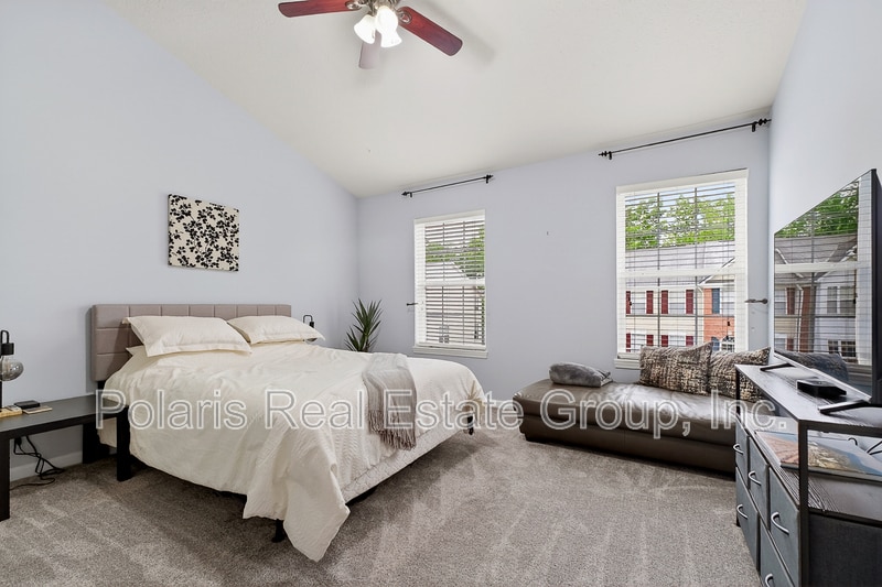 Building Photo - 9439 Tanhurst Dr