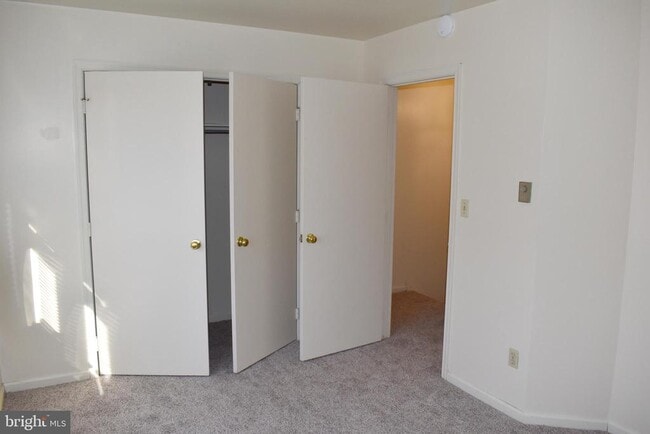 Building Photo - 955 Orchard Dr