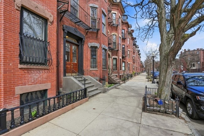 Building Photo - 191 Warren Ave