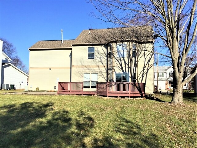 Building Photo - 1131 Clark Dr