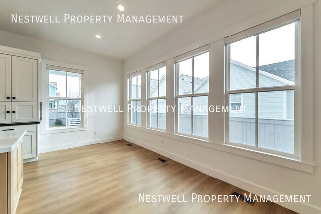 Building Photo - 10907 Paddle Board Way