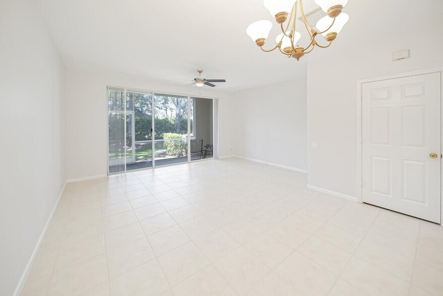 Building Photo - 9755 Porta Leona Ln