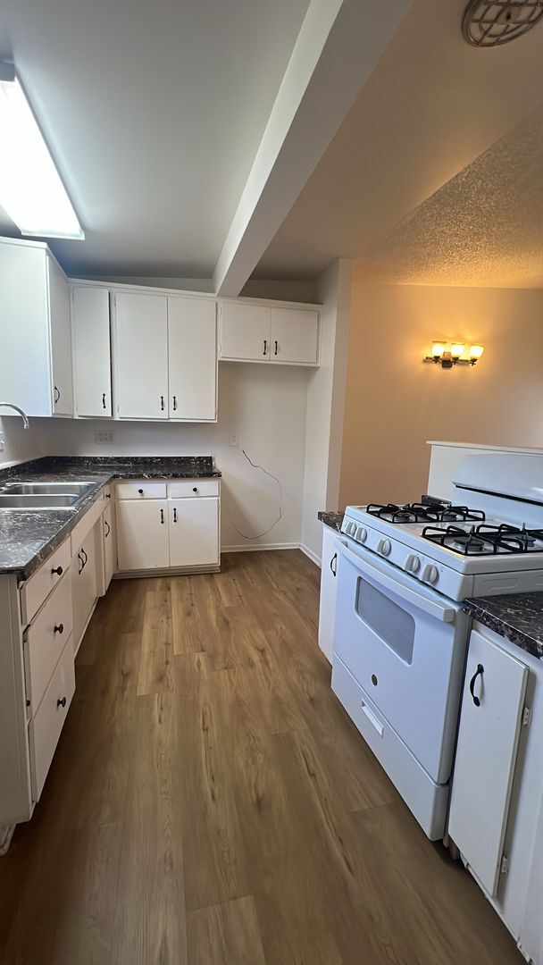 Building Photo - (APPLICATION PENDING) West Lancaster Home