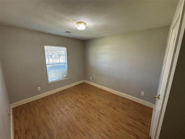 Building Photo - 1051 Grassy View Dr