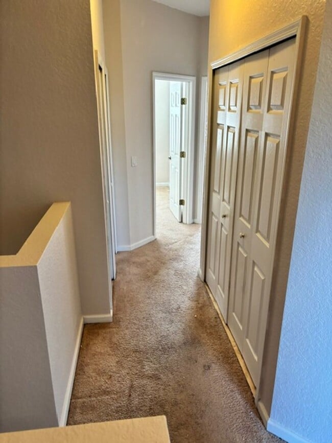 Building Photo - Townhome In St Cloud For Rent with  4 Bedr...