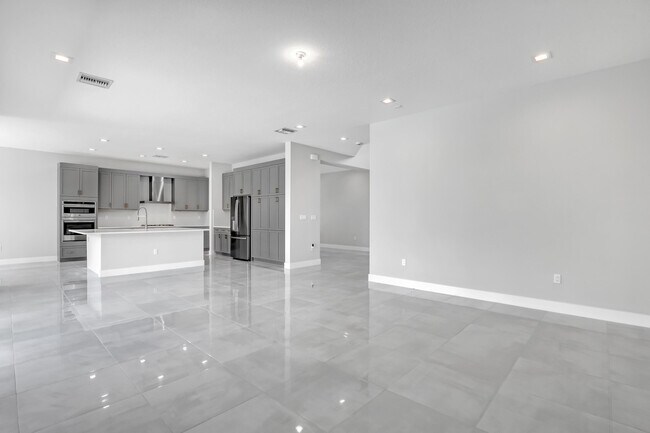 Building Photo - 13025 Feathering Wy