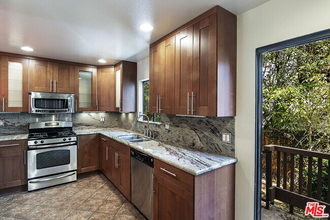 Building Photo - 2216 S Bentley Ave