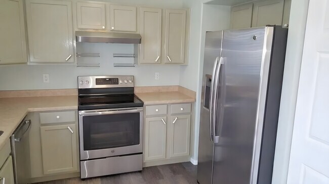 Building Photo - 387 Ellers Grove