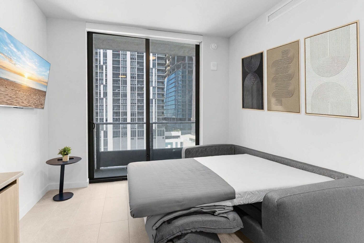 Building Photo - 501 NE 1st Ave