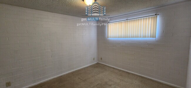 Building Photo - 10044 N 18th Ave