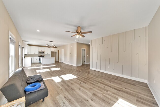 Building Photo - 336 Nobleman Way