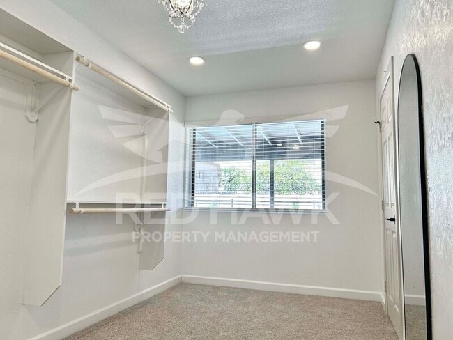 Building Photo - 2466 E Huber St