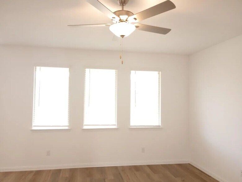 Building Photo - 5119 Winterberry Dr