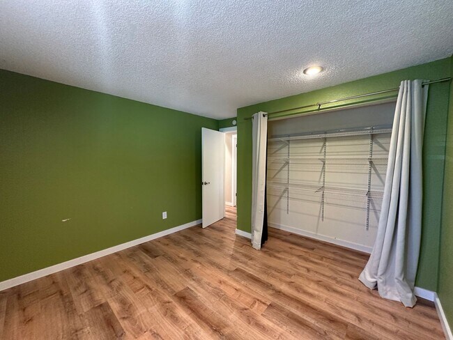 Building Photo - 3 Bed 2 Bath home with 2 Car Garage in Bellingham