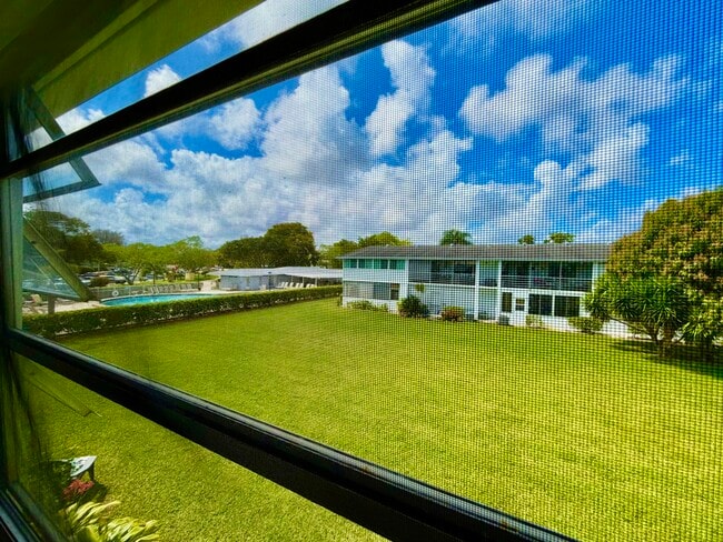 Building Photo - 335 Durham Cir