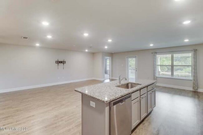 Building Photo - 6487 Eastland Cir