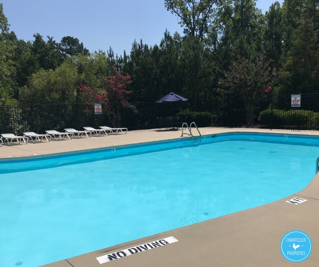 Building Photo - 882 Saratoga Dr