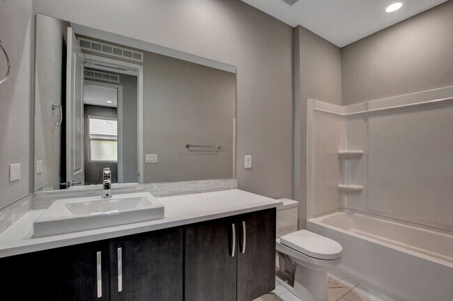 Building Photo - 6005 Andezano Dr