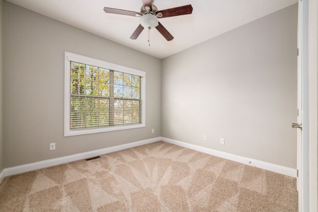 Building Photo - 4184 Hobbs Landing Dr W