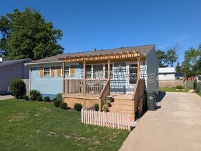 Building Photo - Updated Vermilion Ranch with Full Basement