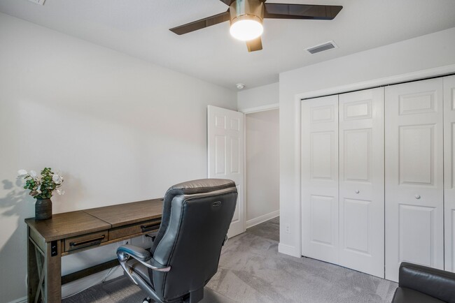 Building Photo - 2481 N Brentwood Cir