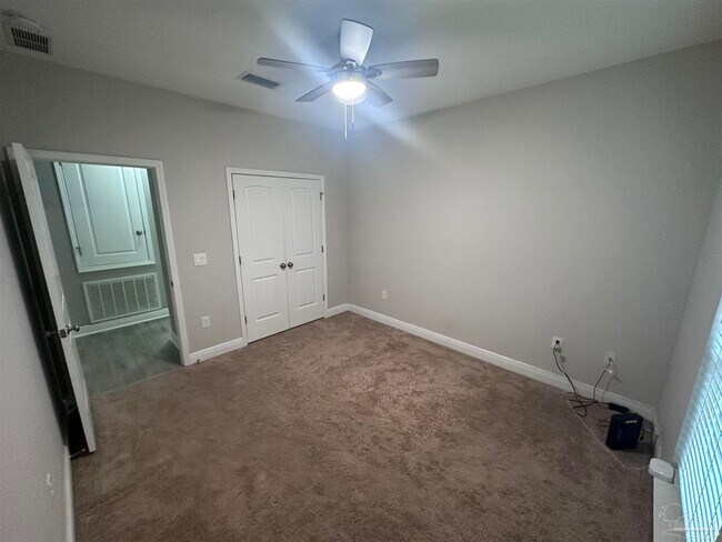 Building Photo - 4745 Dupont Cir