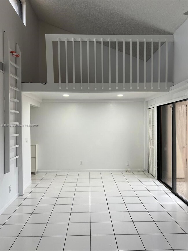 Building Photo - 8102 SW 20th Ct