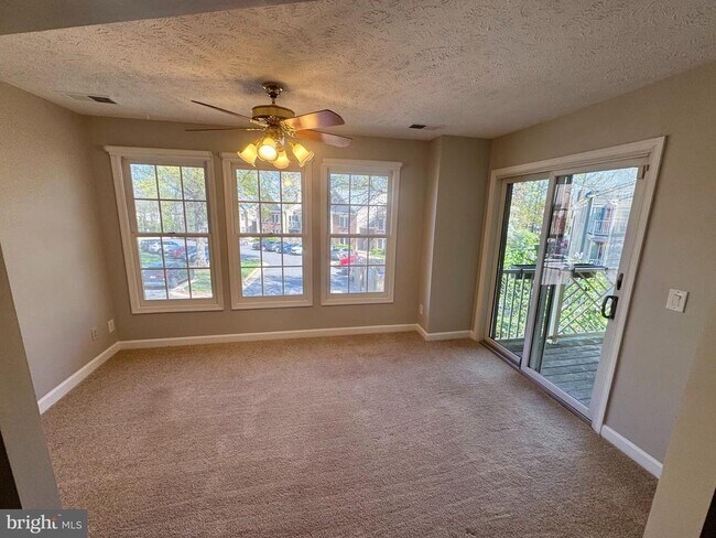 Building Photo - 3804 Ridge Knoll Ct