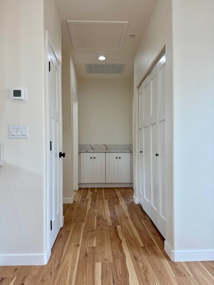 Building Photo - 1101 W 2nd St