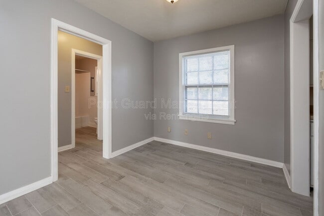 Building Photo - 4722 E Elm St