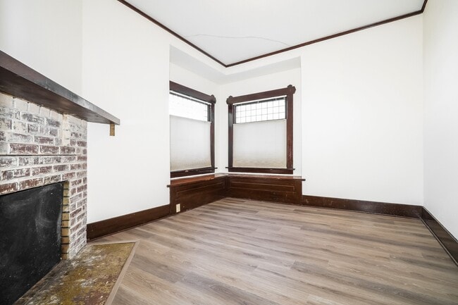 Building Photo - Charming Updated North Everett Craftsman Home w/ ADU Disclosure + Utility Credit