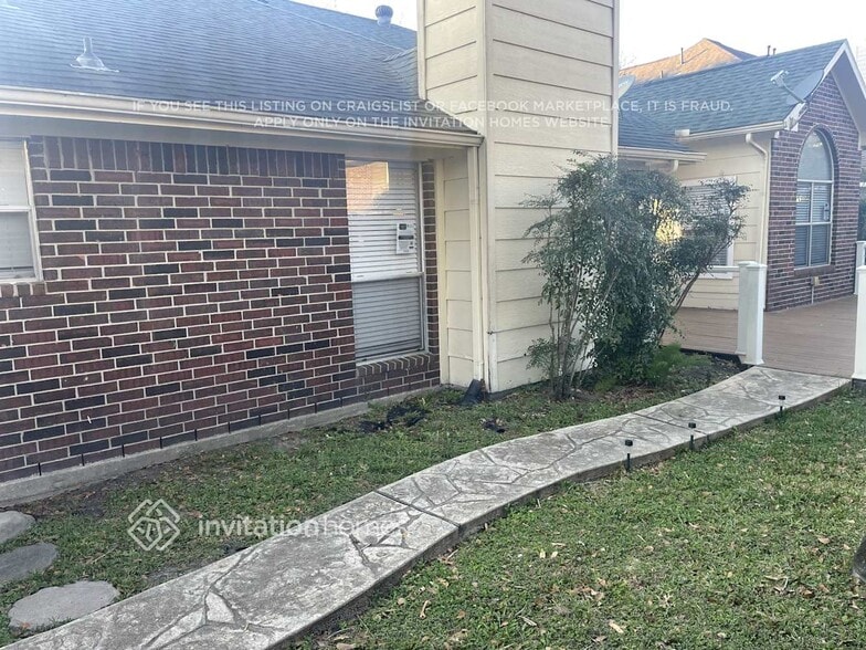 Building Photo - 1350 Shrub Oak Dr