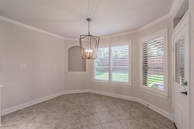 Building Photo - 2732 Waverley Dr