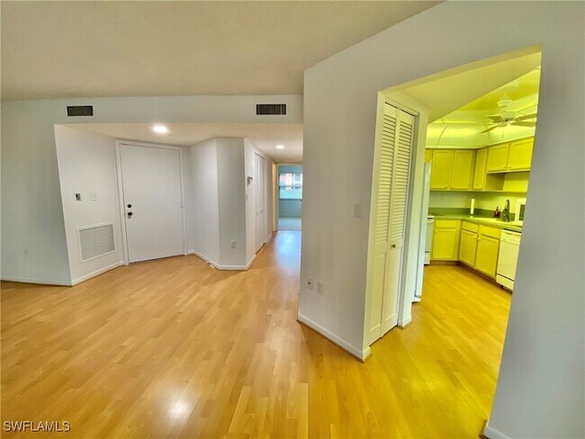Building Photo - 1516 Mainsail Dr
