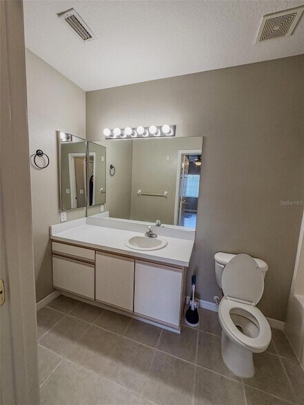 Building Photo - 6019 Portsdale Pl