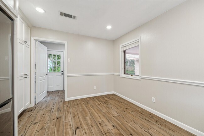 Building Photo - 5118 Indigo St
