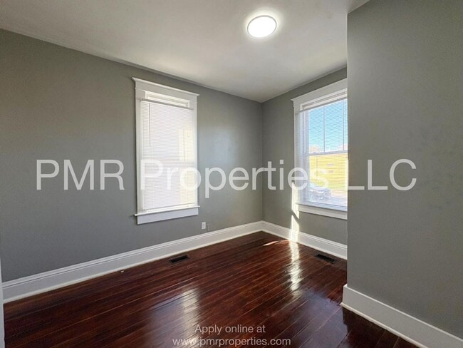 Building Photo - 2 Bedroom/ 1 Bathroom House